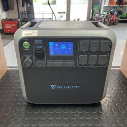 BLUETTI Portable Power Station (AC200P)