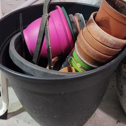Garden Pots Bundle.  Ceramic Pots And Plastic Pots. Garden Ceramic Plates. $20 Or Best Offer For All 