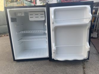 Kenmore 2.5 Cubic Feet Refrigerator 