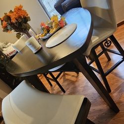 4 Pieces Counter High Dinning Table 