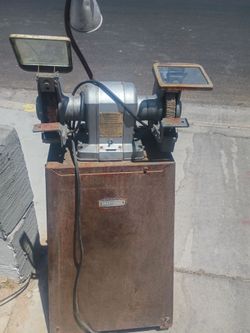 Grinder with table and light