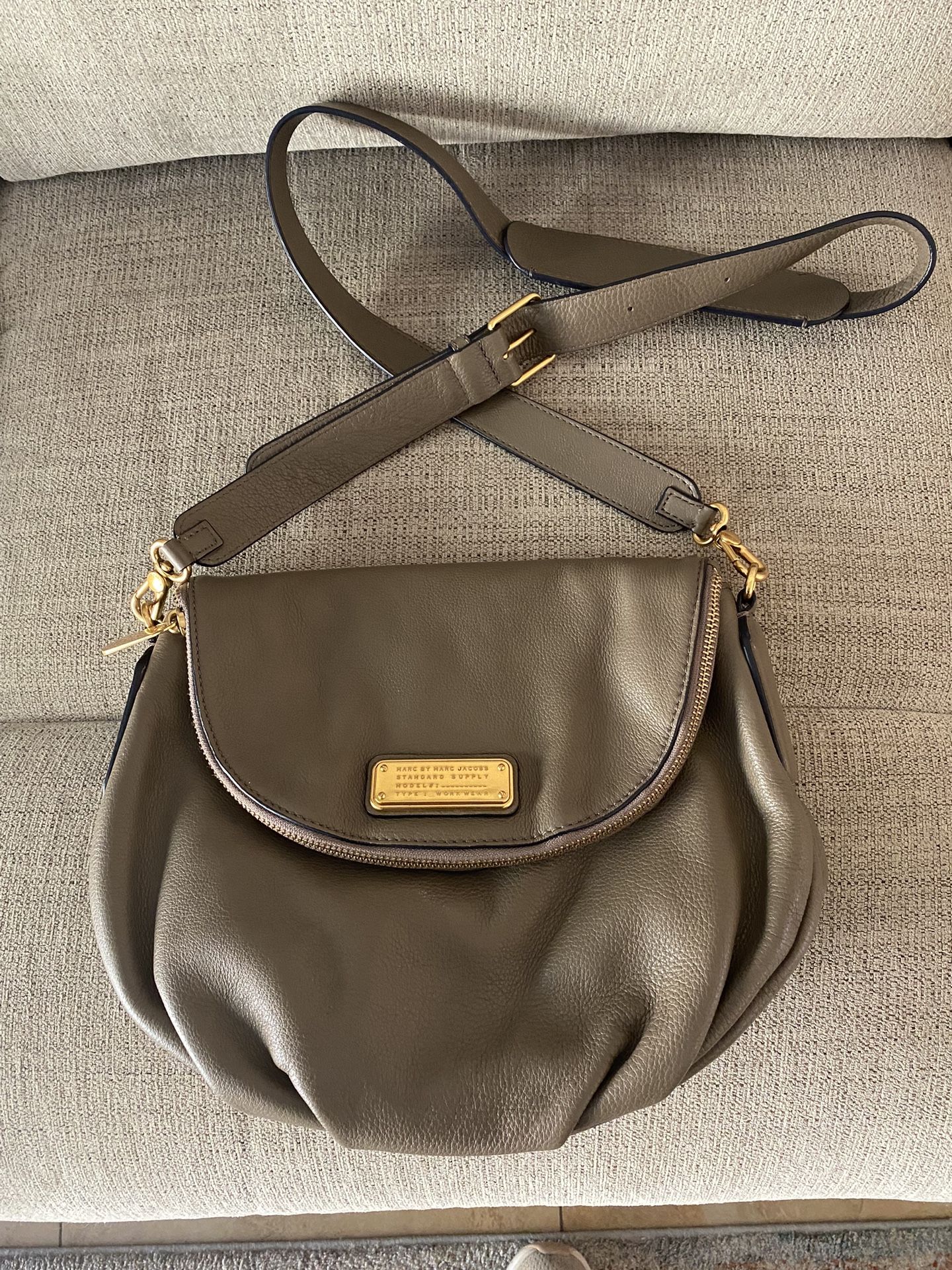 Beige Marc Jacob’s Shoulder Bag