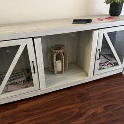 Tv stand