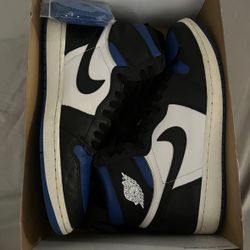 Air Jordan 1 Retro High OG’ Royale Toe