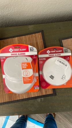 3 smoke detectors