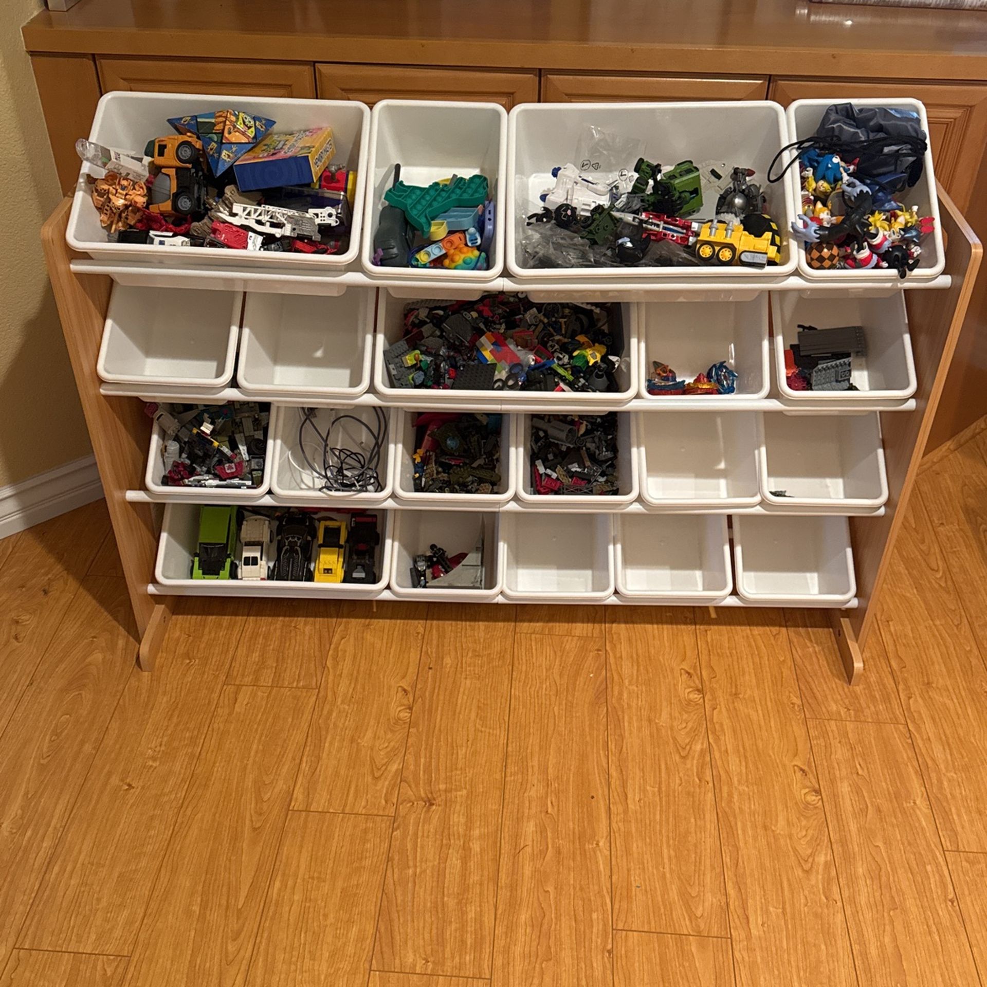 Toy organizer