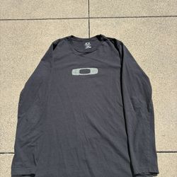 Oakley black long sleeve t shirt