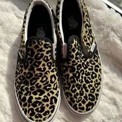 VANS Ladies Leopard Size 6