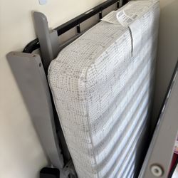 baby/ toddler crib