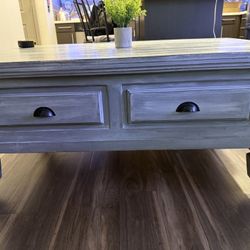 Gray distressed lift-top coffee table w/storage