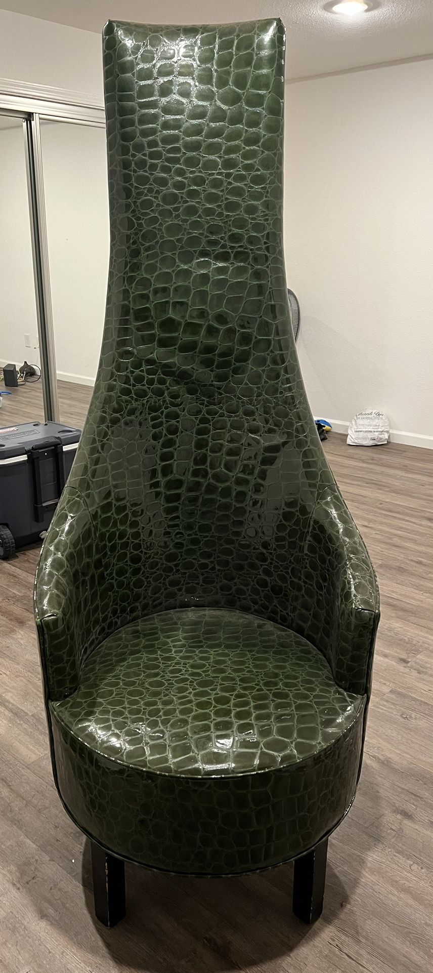 Green Tall Crocodile Chair
