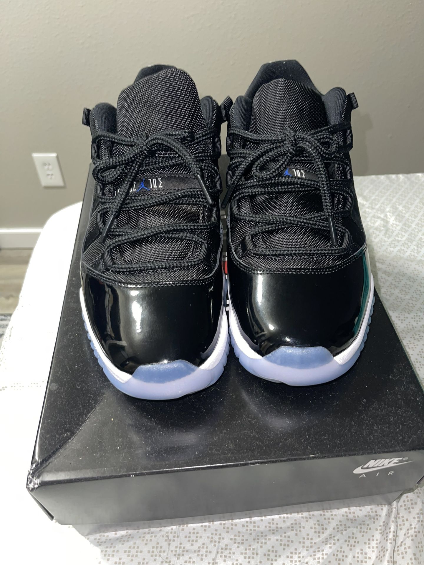 Retro Jordan 11 Lows Size 11.5