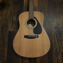 Yamaha Acoustic Guitar