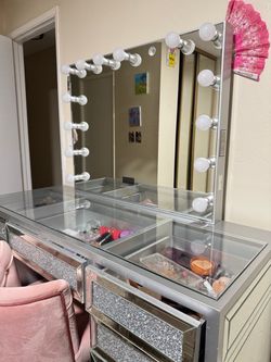 DIVA LUXURY VANITY $2299 ONLY FOR $900