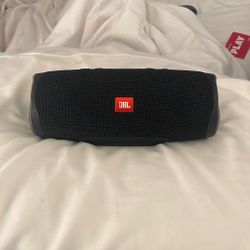 JBL Charge 4 Speaker