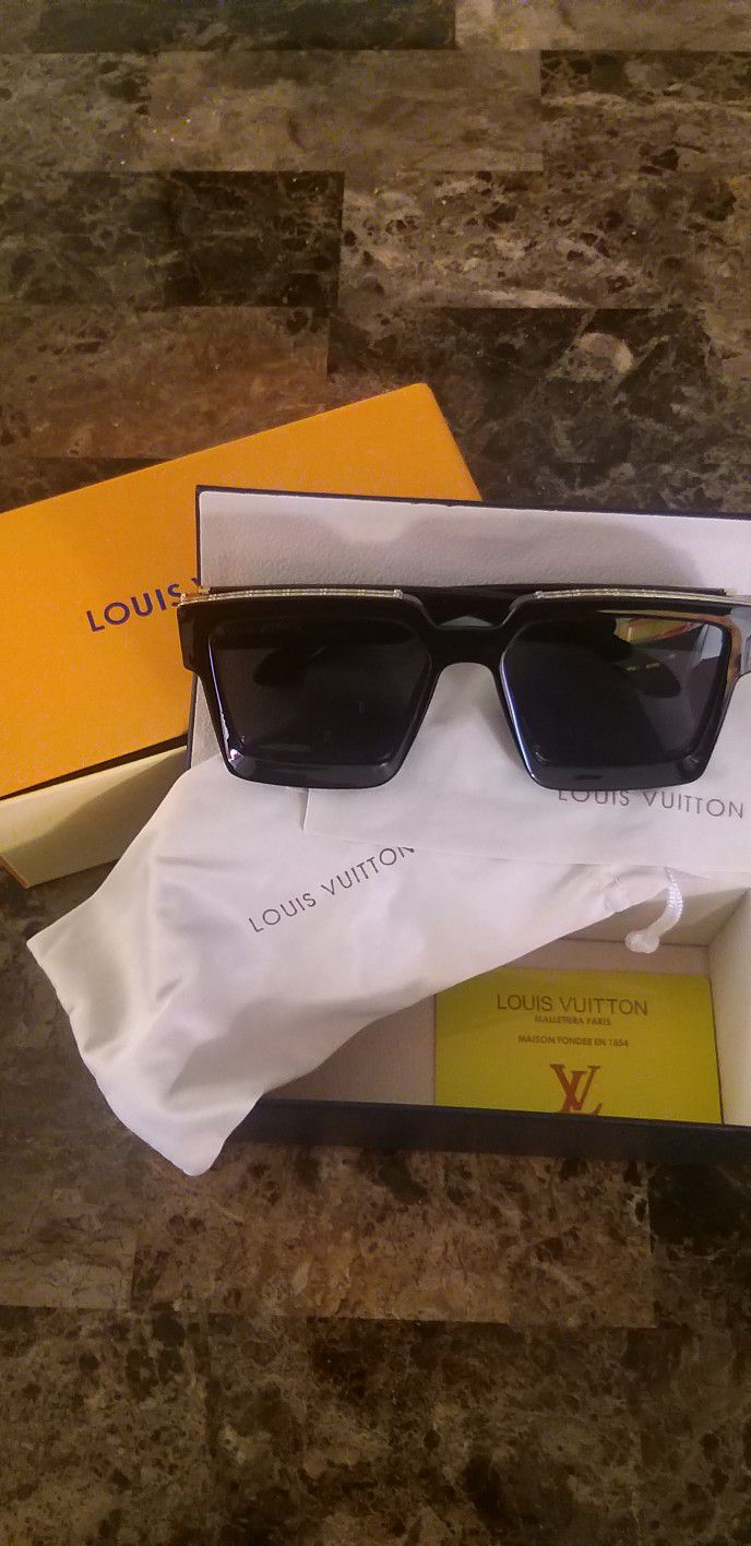 Louis Vuitton Men's Sunglasses – parduodama San Diego, California
