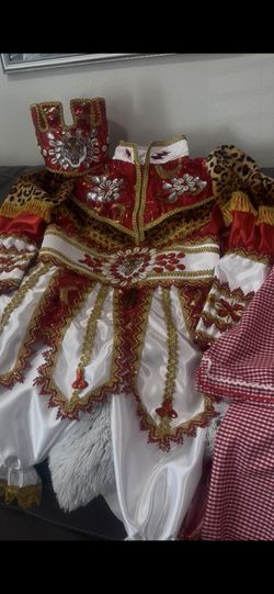 Trajes De Santos