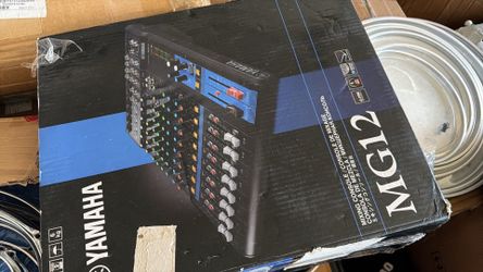 Yamaha MG12 mixer