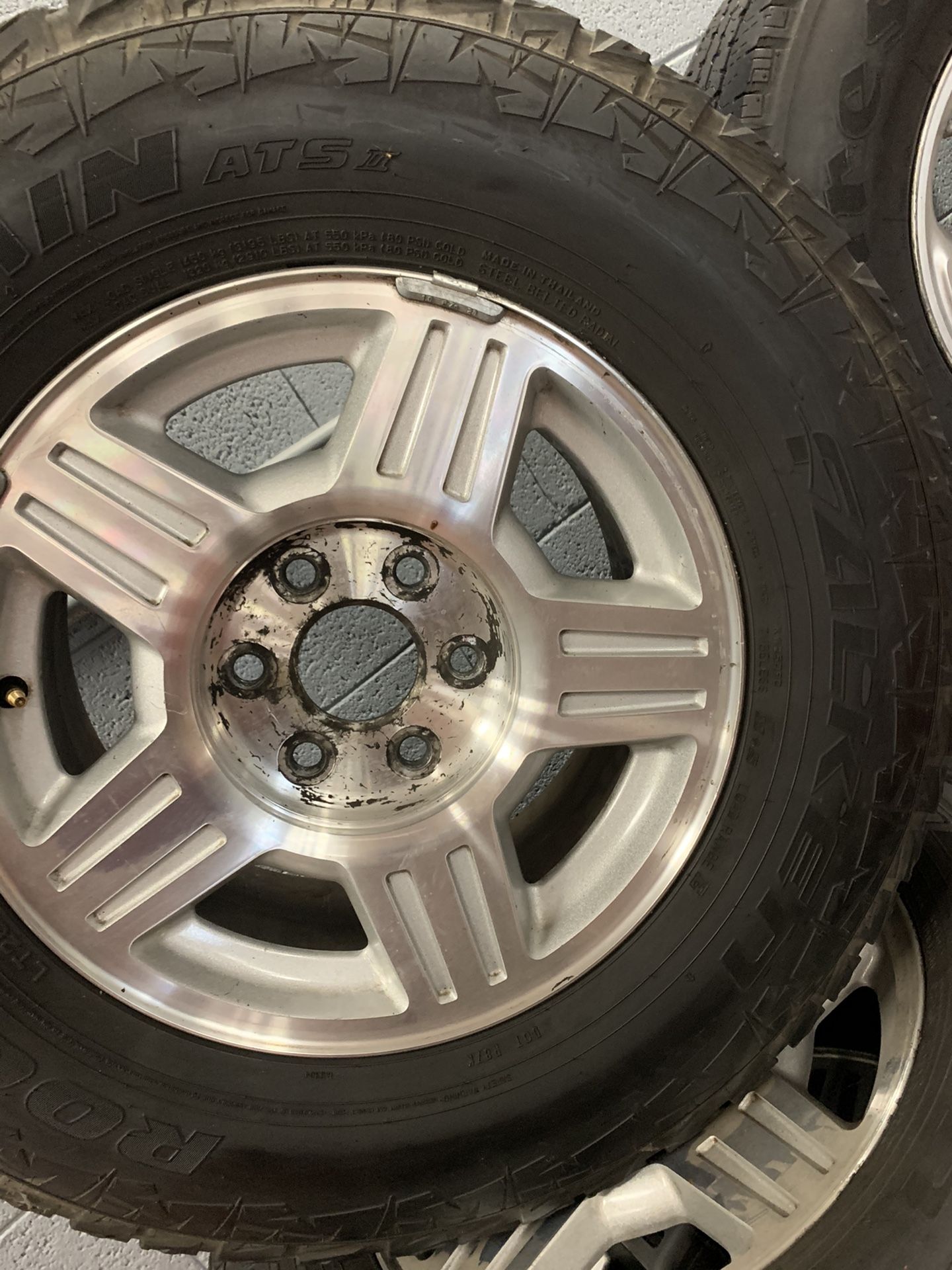 Stock 17 Chevy wheels with 265/70/17 falken tires bolt pattern 6x139.7