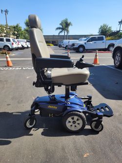 Jazzy SELECT 6 WHEELCHAIR WITH SEAT ELEVATOR 
