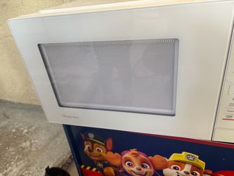 Magic Chef White Countertop Microwave