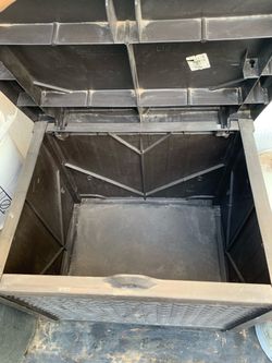 Suncast Plastic Storage Box with Lid