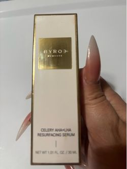 Byro Celery AHA + LHA Resurfacing Serum