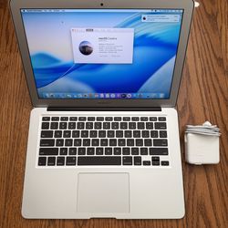 MacBook Air 2017/4GB RAM/128GB SSD/Fully Functional/Good Battery