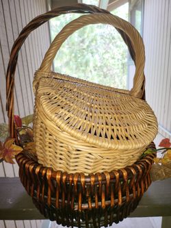 2 baskets great condition