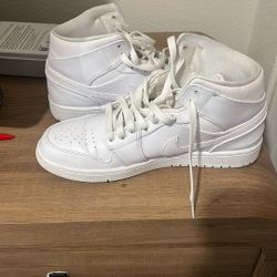 Jordan 1 Mids