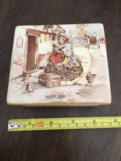 English China trinket box one small chip on inner lid