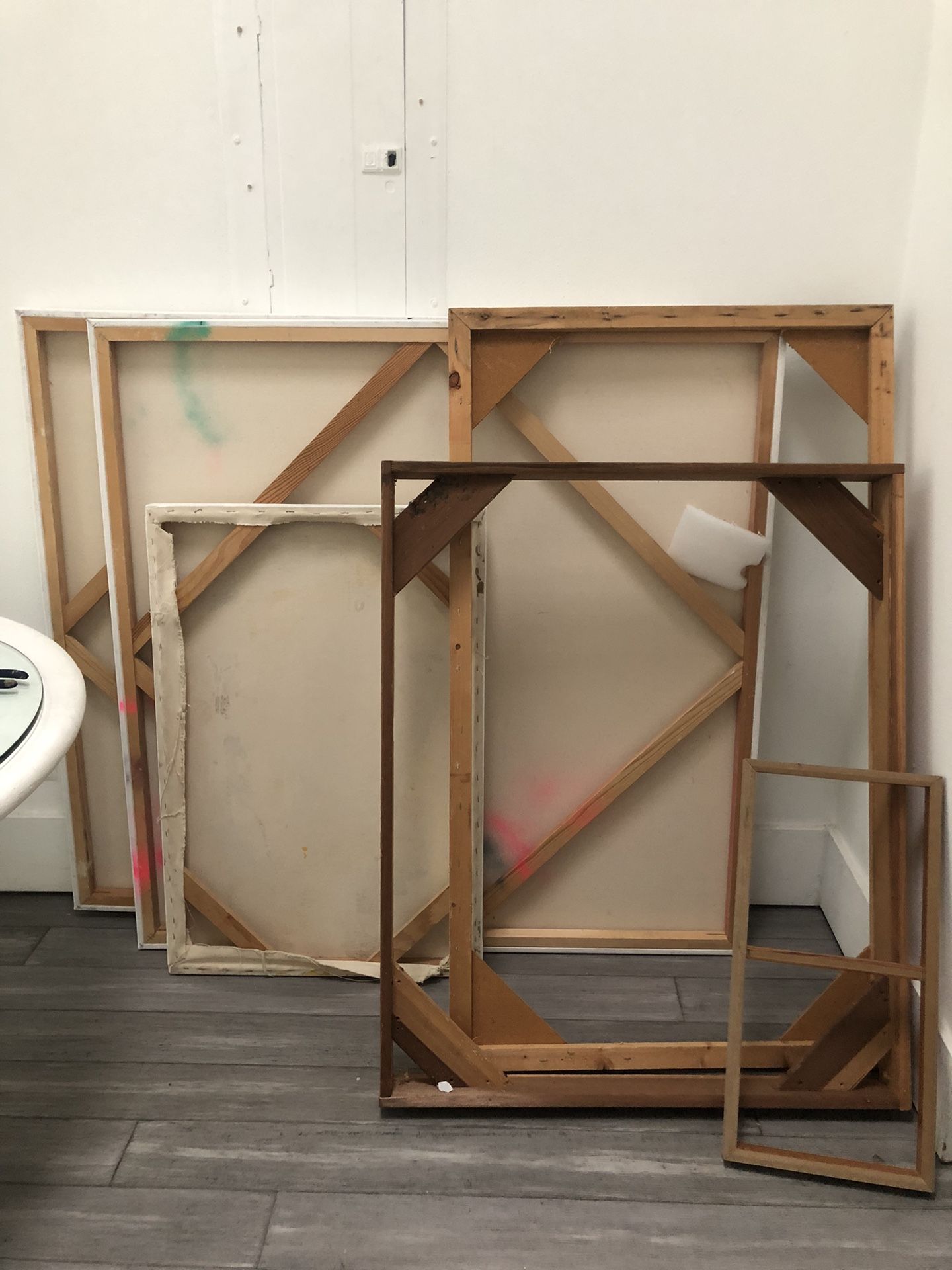 Artists’ Canvas And Frames