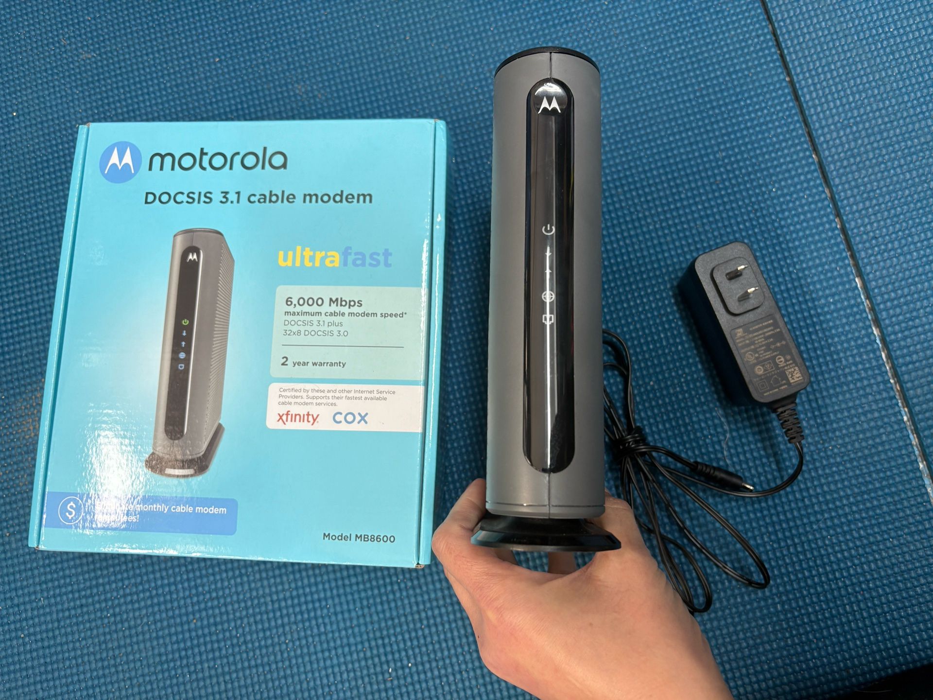 motorolo docsis 3.1 cable modem ultra fast model mb8600