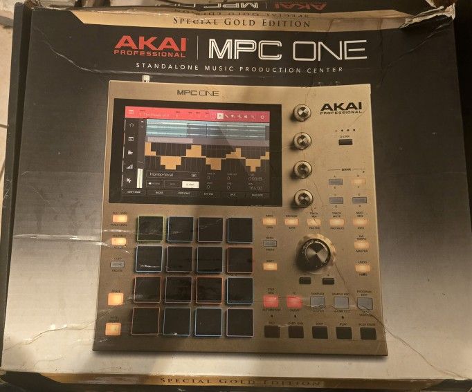 AKAI MPC ONE W/ M-AUDIO BX3 GRAPHITE 3.5