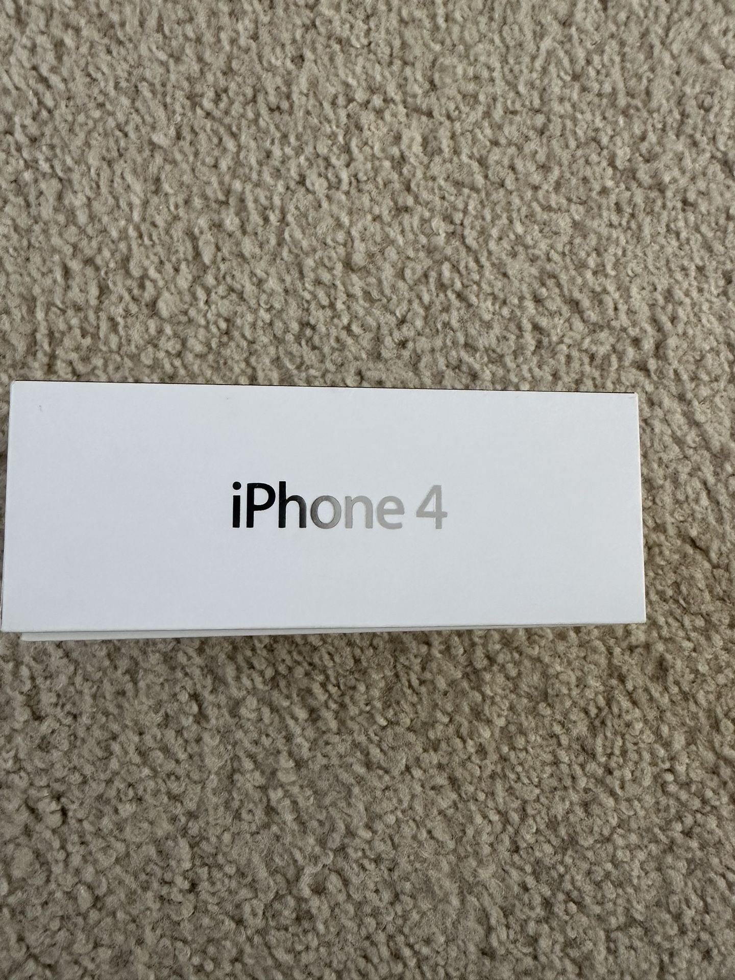 iPhone 4  -8 Gb 