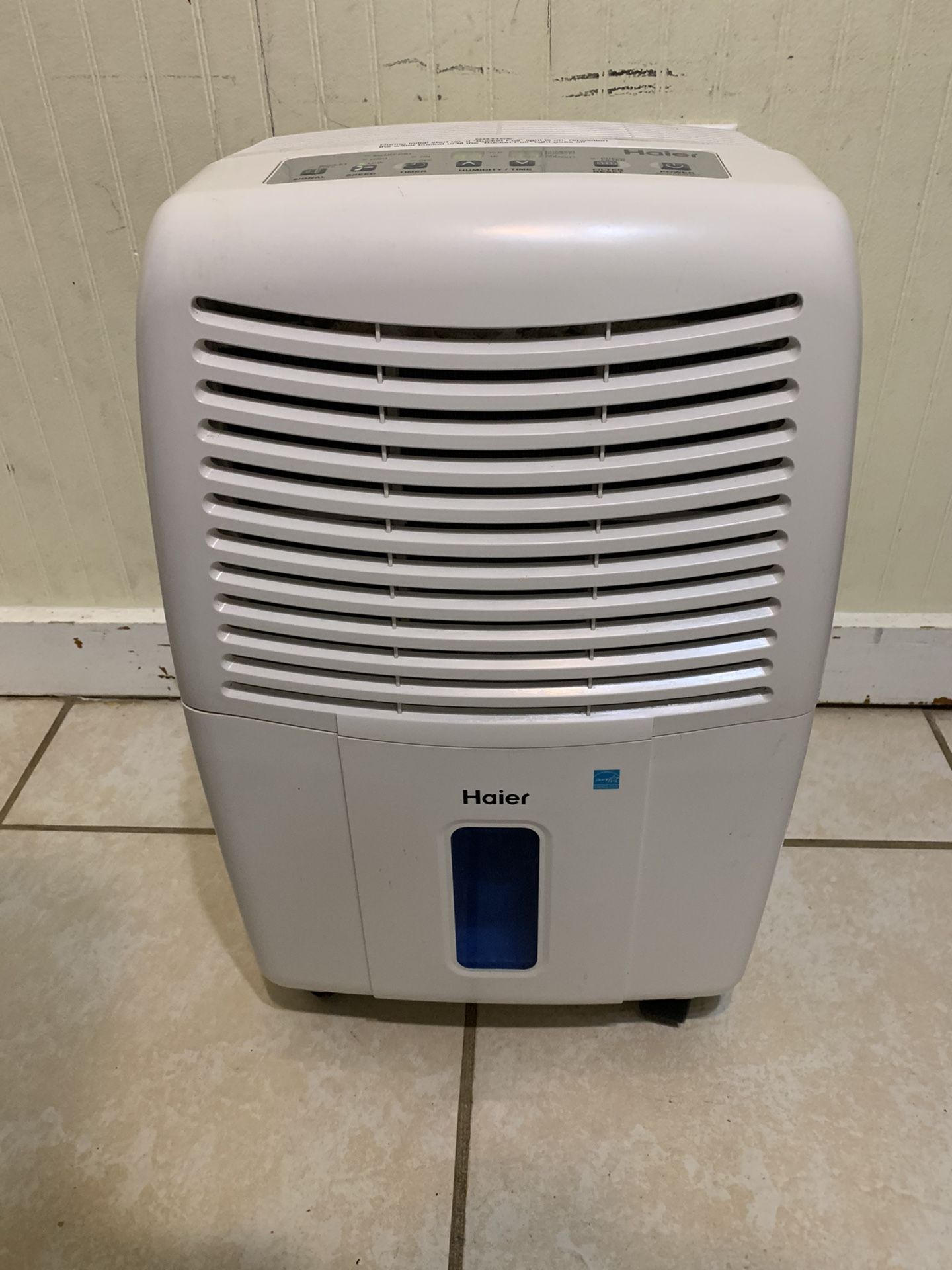 Haier DeHumidifier . Super Clean.  Its  Just Suddenly Stoped Accumulating Water. Compresser Still Turns On. 