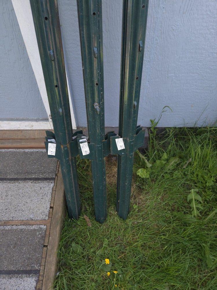 13 G. 6ft U Post - 9 Total Fence Posts