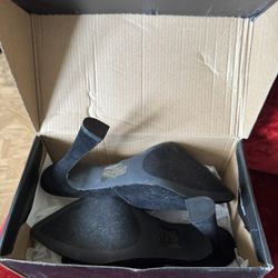 Like New Black Suede Fashion nova Heels Size 9