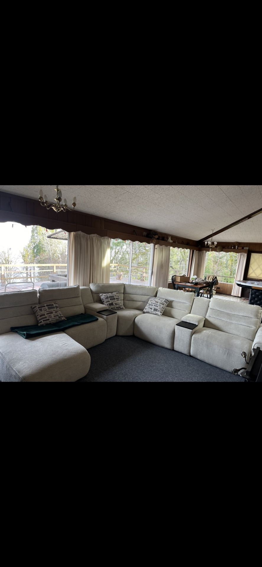 Sectional Couch Seats 6plus CONSUMER NOTI ALL NEW MATERIAL Consisting of BODY OLYURETHANE FOAM• •66% OLYESTER FIBER• •25% RESIN TREATED POLYESTER FI