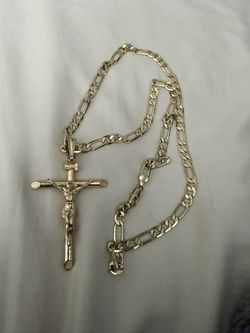 cross and chain set