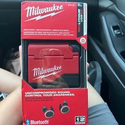 Milwaukee Job Site Earbuds 