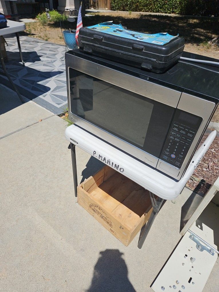 LG Microwave