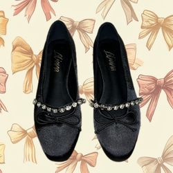 Black velvet flat shoes with rhinestones and bow