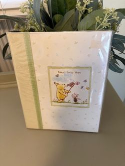Disney Winnie the Pooh Baby Photo Album in Cream and Light Green