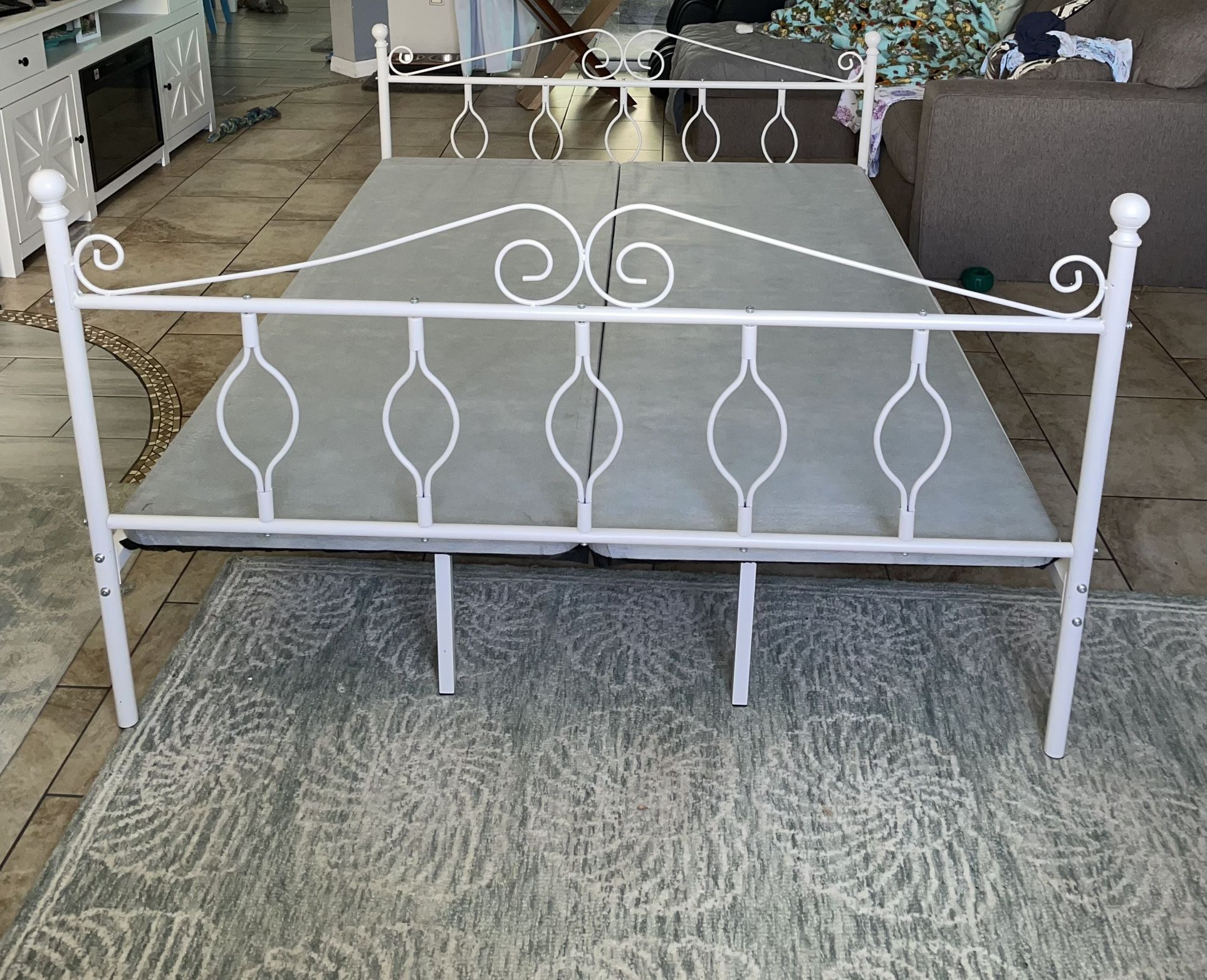Metal Bed Frame(queen)