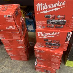 Milwaukee New Kit Drill And Impact Brushless 18M $185 Each One