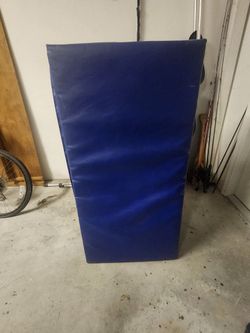 Gymnastics tumbling mat