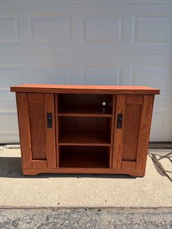 Solid oak wood tv stand/Entry