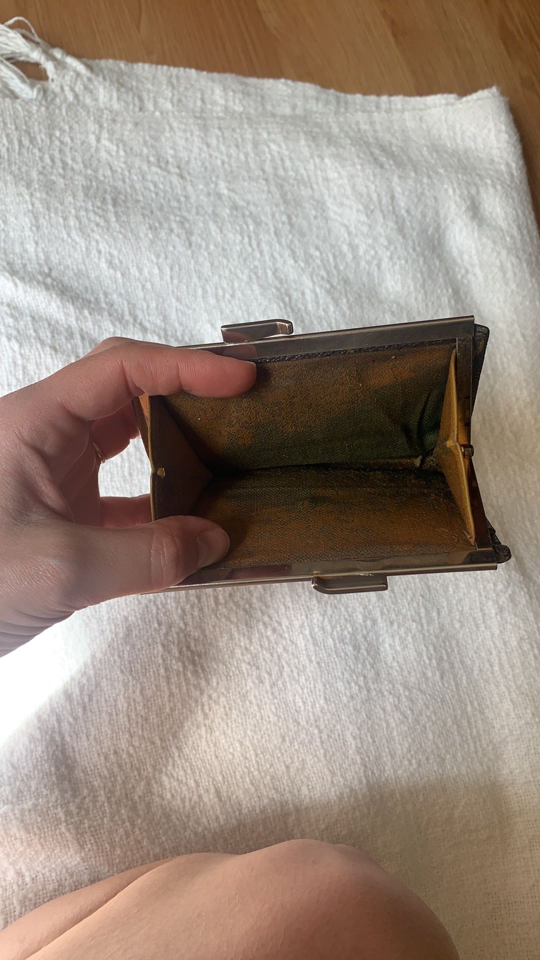 Louis Vuitton Coin Purse - 141 For Sale on 1stDibs
