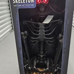 Skeleton Motion Activated Spooky Sound Effect, Glowing Eyes, Pose & Stay 5.5 ft